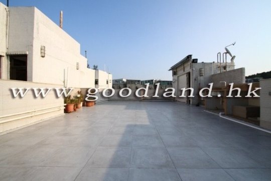 【清水湾花园屋苑住宅出售】天台・交通便利