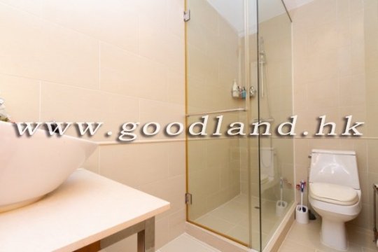 【西贡花园村屋出售】管理完善屋苑・屋苑泳池