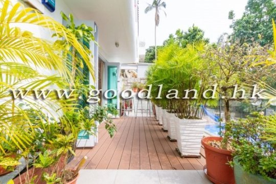 【西贡花园村屋出售】管理完善屋苑・屋苑泳池