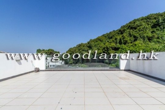 清水灣 | 開揚翠綠山景村屋 · 時尚開放式廚房 · 出售